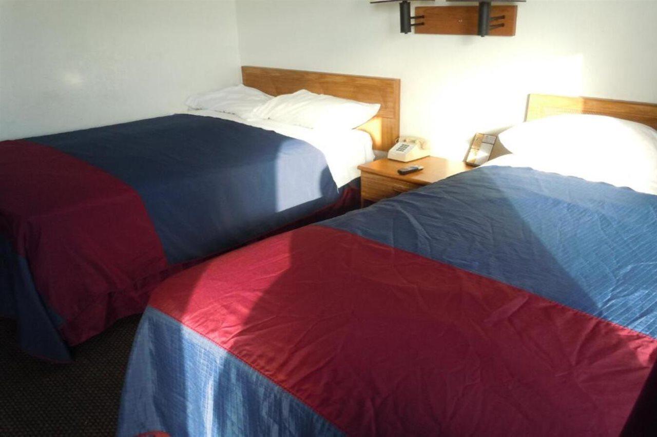 แทรเวลลอดจ์ บาย วินด์แฮม แกรนด์แรพิดส์ นอร์ท Motel Walker ภายนอก รูปภาพ