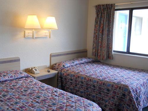 แทรเวลลอดจ์ บาย วินด์แฮม แกรนด์แรพิดส์ นอร์ท Motel Walker ห้อง รูปภาพ