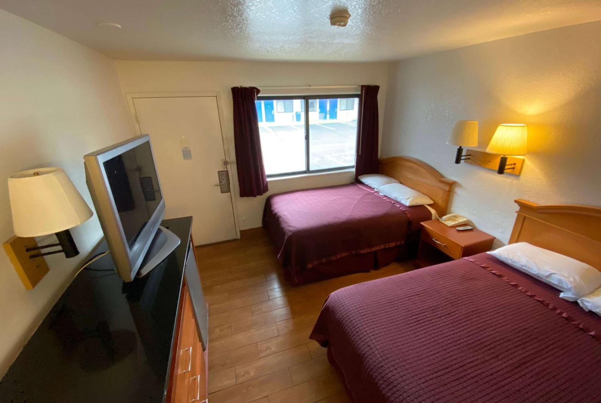 แทรเวลลอดจ์ บาย วินด์แฮม แกรนด์แรพิดส์ นอร์ท Motel Walker ภายนอก รูปภาพ